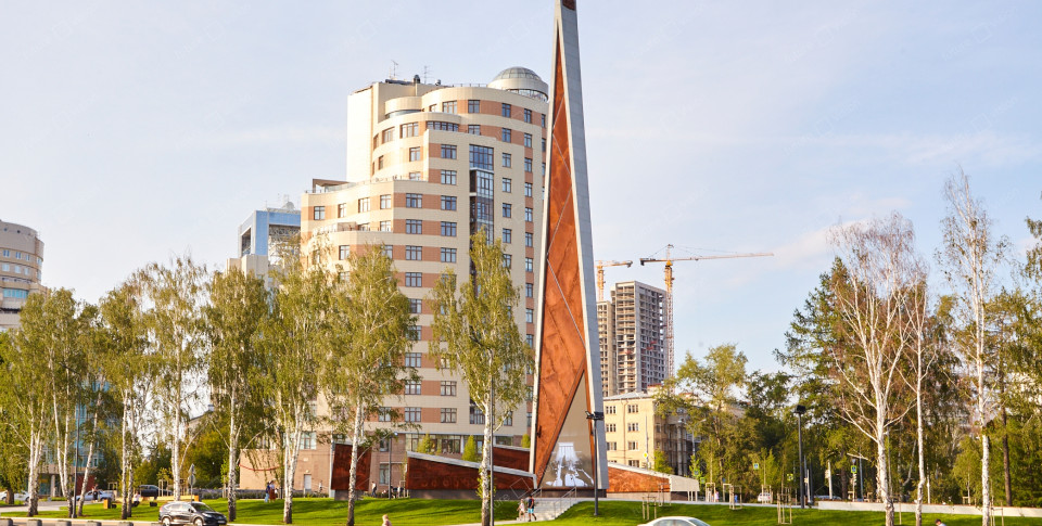 Стела город трудовой доблести Екатеринбург